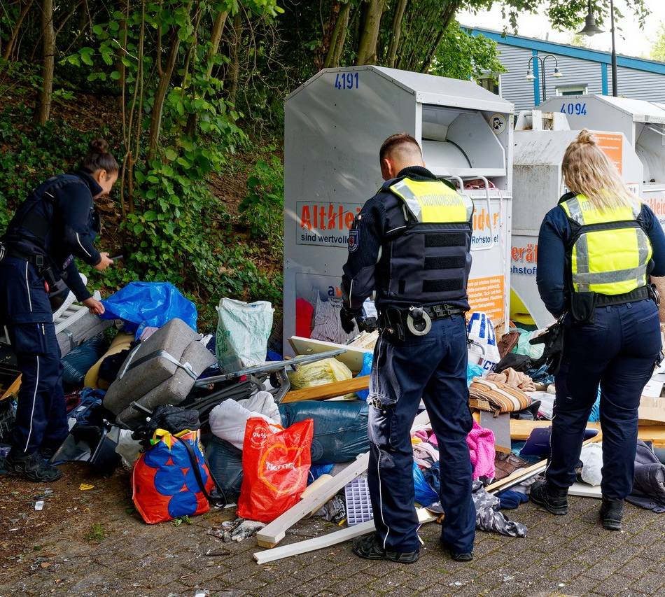 Immer mehr illegale Müllkippen: Stadt Leverkusen jagt Müllsünder auch bei Dunkelheit