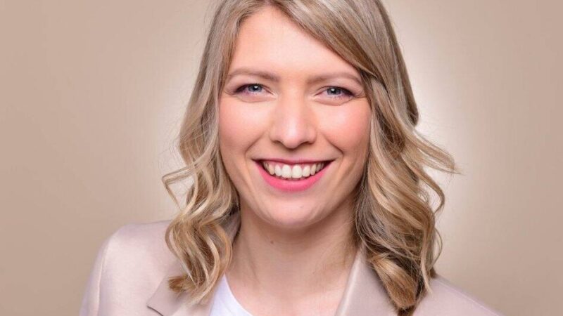 Wechsel in bekanntem Unternehmen: Neue Leiterin für das Neusser Essity‑Werk