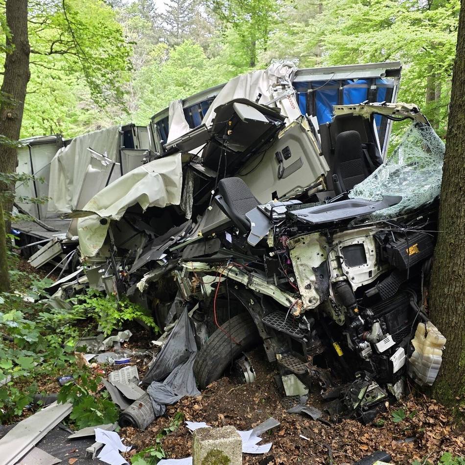 Unfall in Kranenburg: Glück im Unglück – der Fahrer dieses Lkw ist nur leicht verletzt