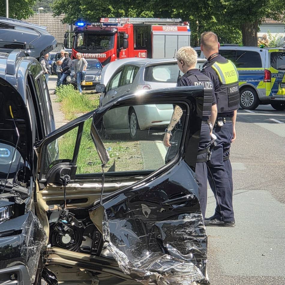 Unfallschwerpunkt bei Elten: Erneut schwerer Crash nahe der A3-Auffahrt Emmerich-Elten