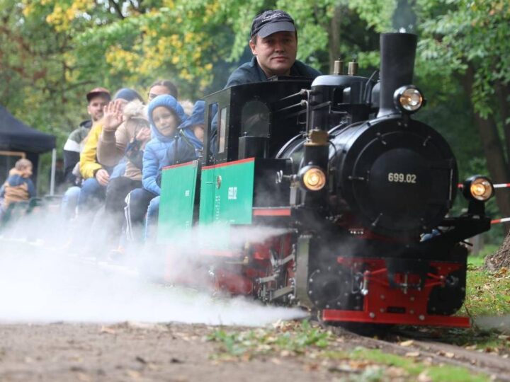 Wochenendtipps für Leverkusen: Von Naturjuwelen, Frühlingsgefühlen und schwarzem Humor