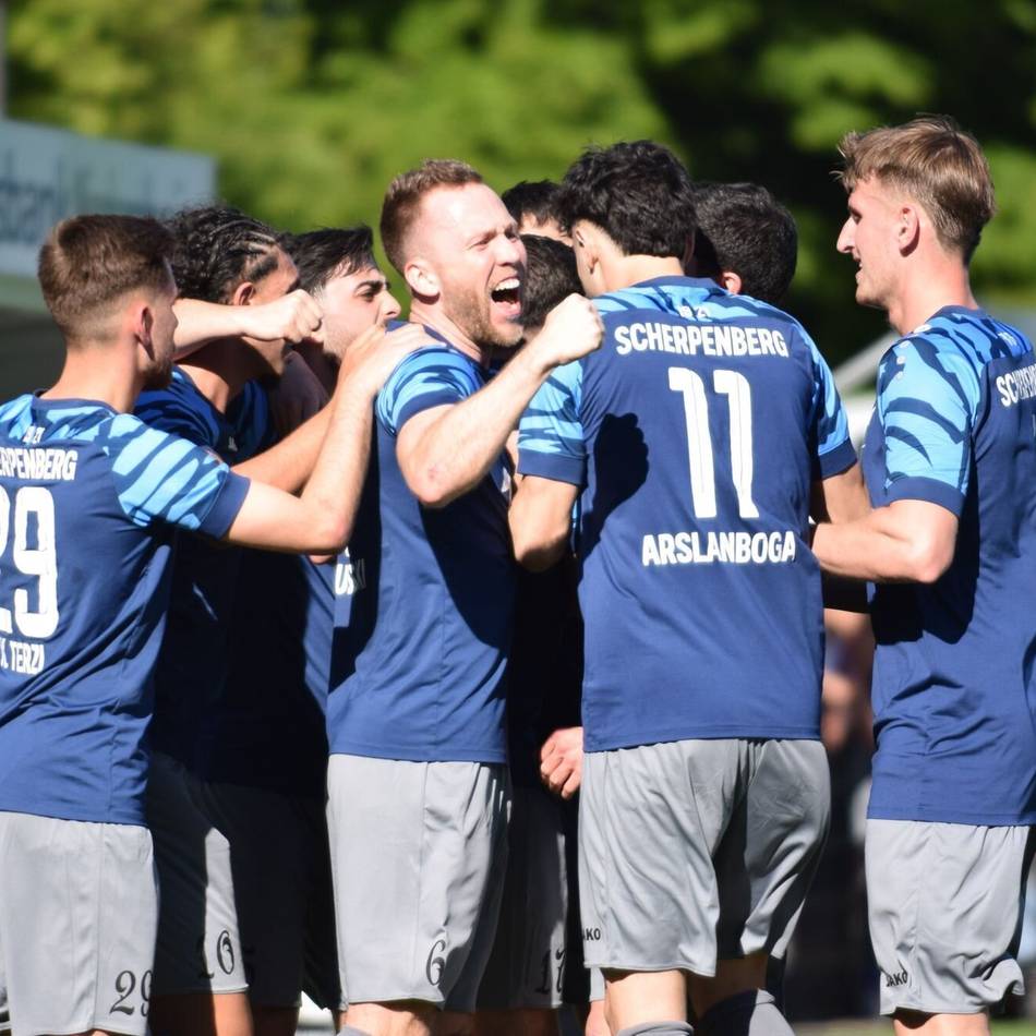 Derbysieg für den SV Scherpenberg: Der Aufstiegskampf bleibt ein Nervenspiel