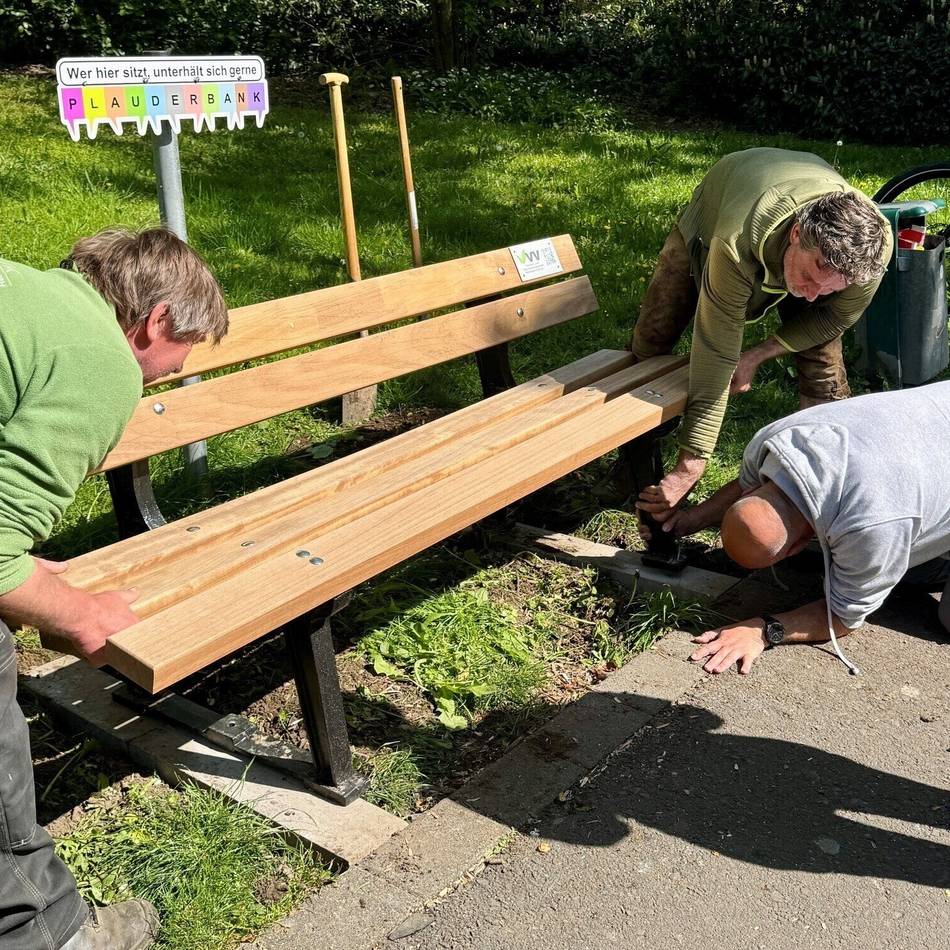 Aktion des VVV Wermelskirchen: Neue „Plauderbank“ steht im Stadtpark