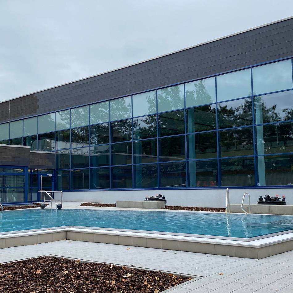 Ausschuss in Korschenbroich: Schwimmen wird bis zu 40 Prozent teurer