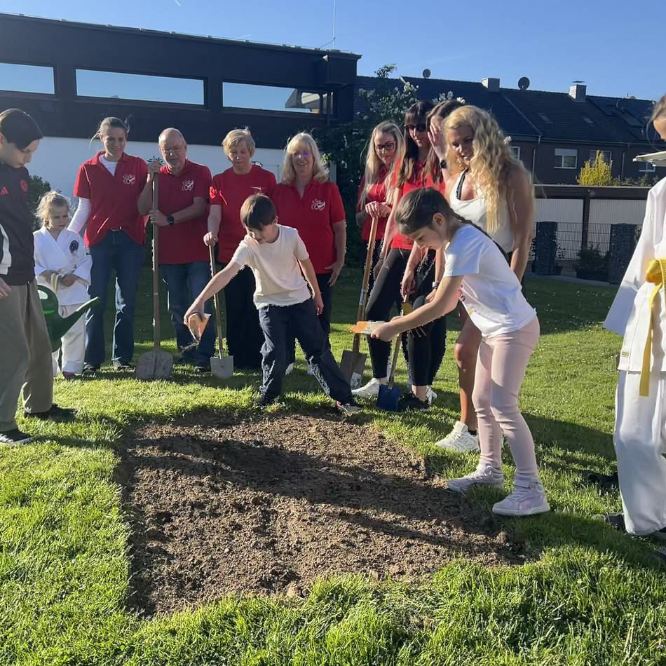 Vereinssport in Rheinberg: Der SV Concordia Ossenberg pflanzt Klimabäume