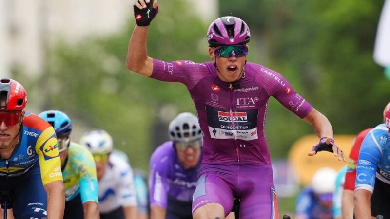 Ackermann fährt auf Rang sieben ein: Magnier gewinnt dritte Giro-Etappe – Silva bleibt in Rosa