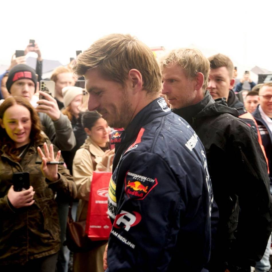 Niederländer fährt schon wieder fremd: Nachtfahrt mit Rekord – Verstappen will es in der „Grünen Hölle“ wissen