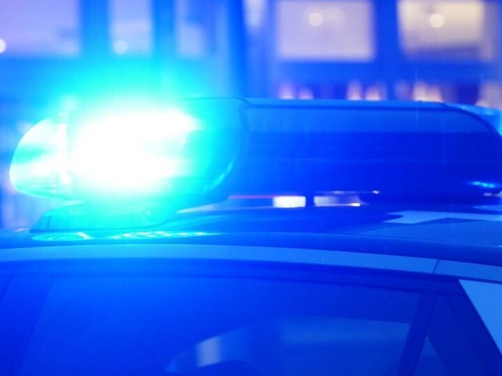 Nettetaler Radfahrerin stürzt bei Bremsmanöver: Polizei ermittelt wegen möglicher Fahrerflucht