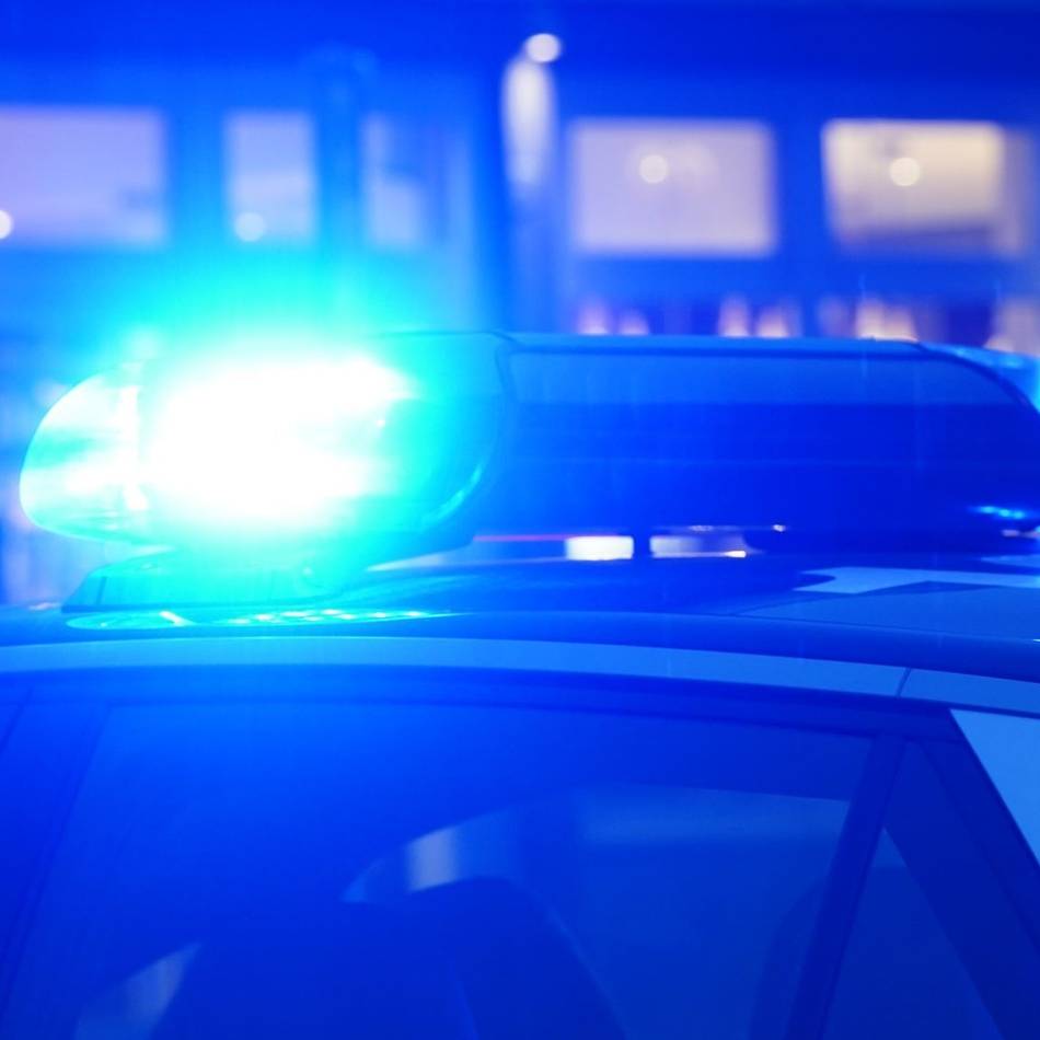Nettetaler Radfahrerin stürzt bei Bremsmanöver: Polizei ermittelt wegen möglicher Fahrerflucht