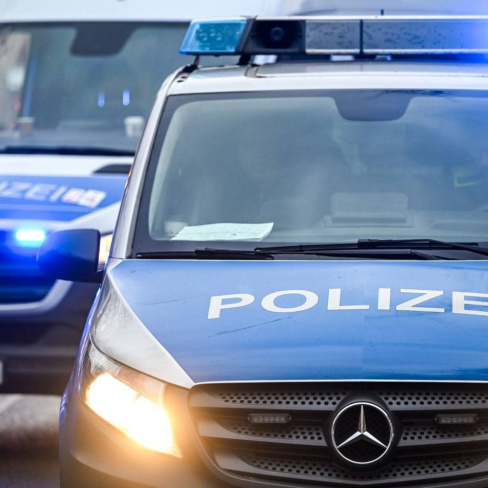 Menschenraub in Duisburg: Mann wird von Bande in Auto verschleppt und ausgeraubt