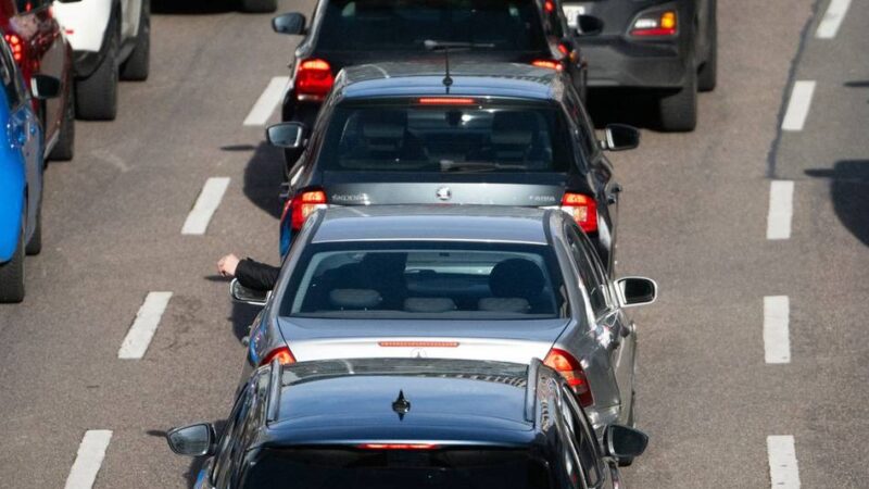ADAC warnt vor viel Verkehr im Kreis Viersen: Staugefahr auf A61 und A52 vor Pfingsten
