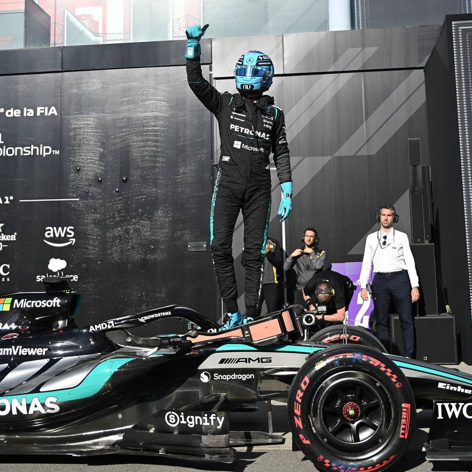 Mercedes dominiert die Formel 1: Russell schlägt im WM-Duell zurück – Sprintpole vor Antonelli