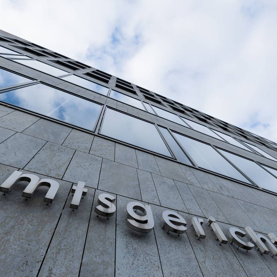 Amtsgericht Düsseldorf: „Fahrzeug als Waffe pervertiert“ – 60-Jährige fährt Jobcenter-Mitarbeiter an