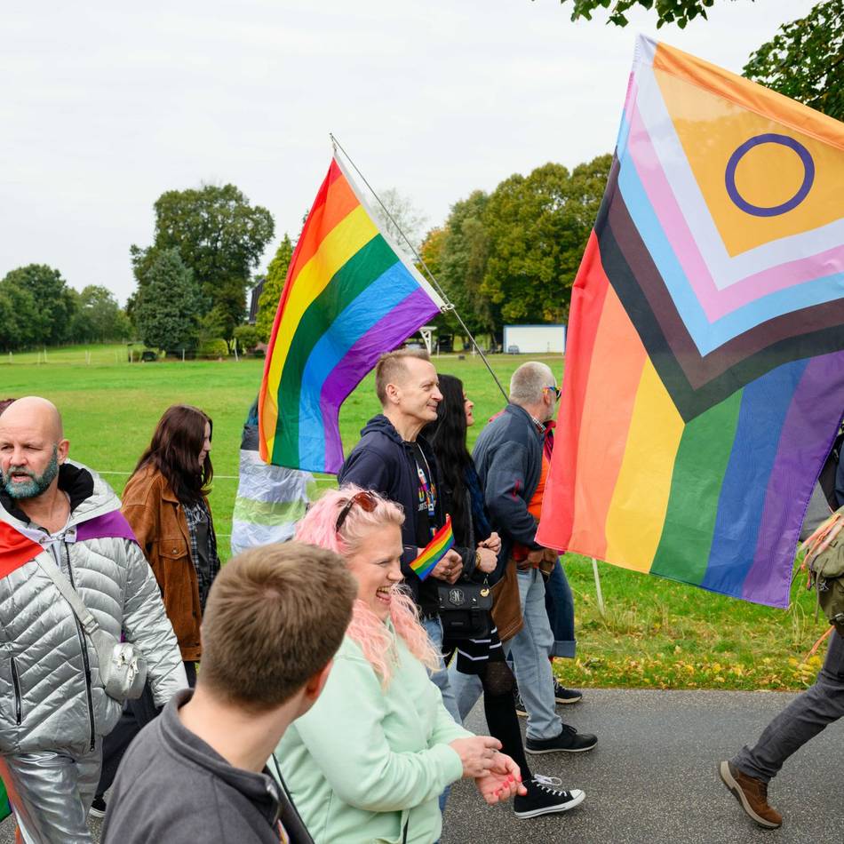 Parade am Schützenfest-Samsatg in Kapellen: Veranstalter äußern sich – „Wollten die Idee des CSD zu uns holen“