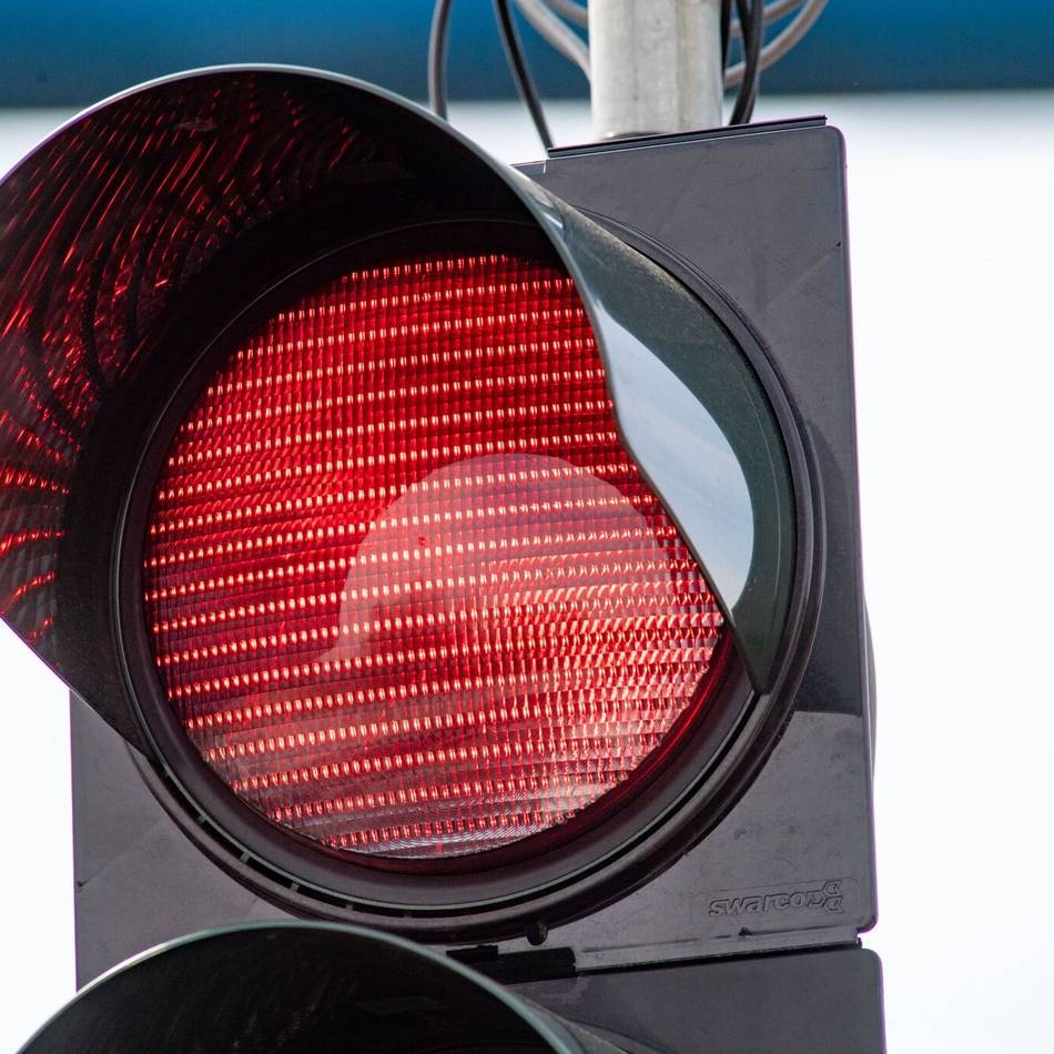 Strafanzeigen gestellt: 35-Jähriger rast mit gestohlenem Motorrad über Rot – dann werden Drogen gefunden