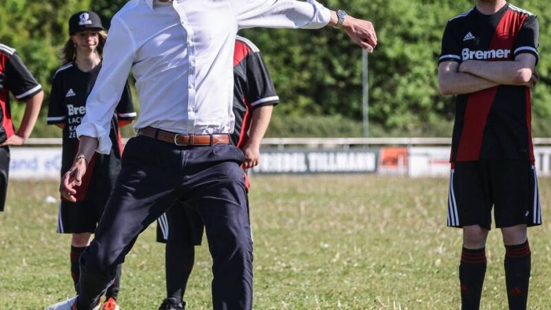 WM in Kanada, Mexiko und den USA: Hendrik Wüst reist nicht zur WM – aber „die Daumen aus NRW sind fest gedrückt“