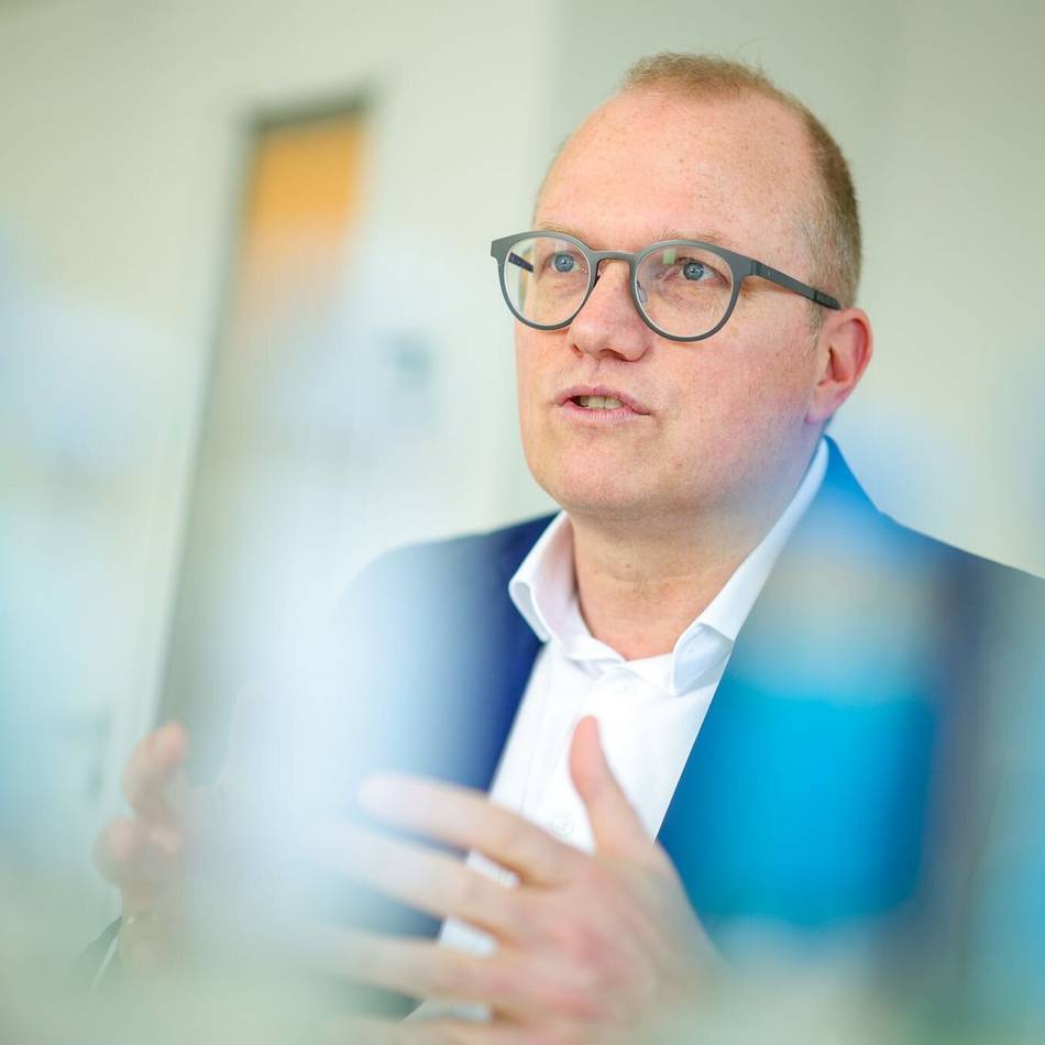 SPD-Tour in Leverkusen: Fraktionschef Jochen Ott besucht Beschäftigungsförderung