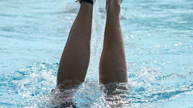Vorfälle in Duisburg und Dinslaken: Männer belästigen Minderjährige in Schwimmbädern – Polizei ermittelt