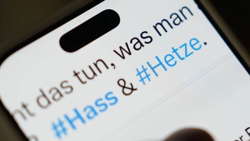 „Die müsste mal einer richtig rannehmen“: Beschimpfungen und Sexismus – zwei Neusser Lokalpolitikerinnen berichten