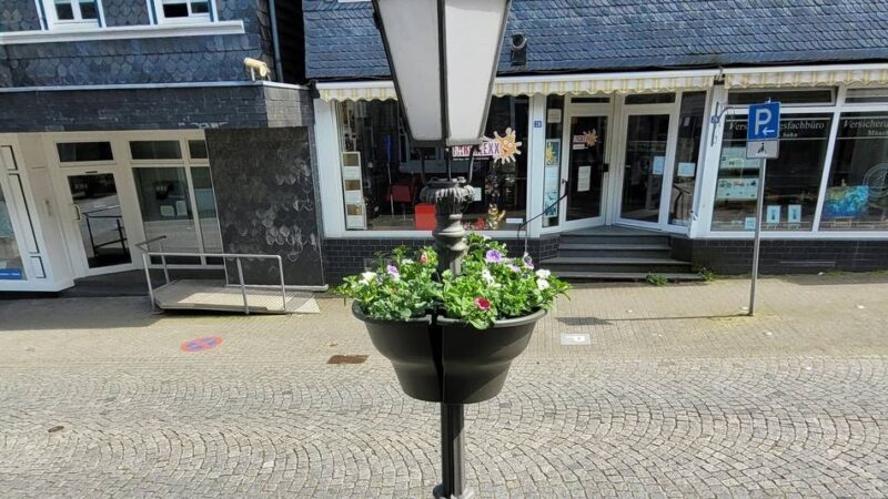Aufruf von „Wir sind Hückeswagen“: Dringend gesucht: Sponsoren für die Blumenampeln