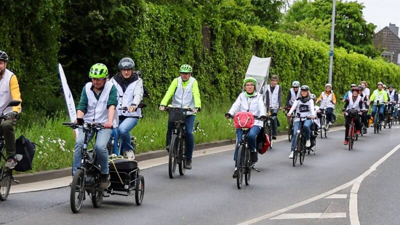 „Ride of Silence“ in Mönchengladbach: Gedenkfahrt für gestorbene Radfahrer weckt Aufmerksamkeit