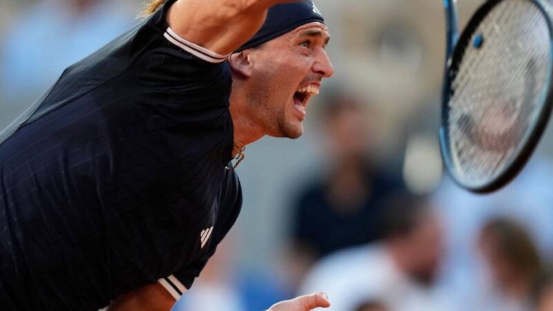 „Vielleicht bin ich zu blöd“: Zverev mit starkem Aufschlag und lustigem Interview in Runde drei der French Open