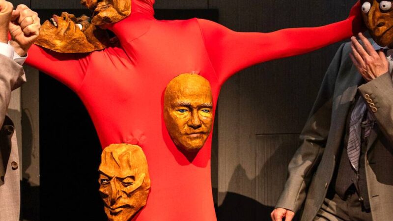 Theaterabend in der Festhalle: Eine Frau passt in keine Schublade