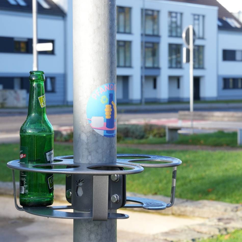 Keine weiteren Anschaffungen geplant: Halterungen für Pfandflaschen kaum bewährt