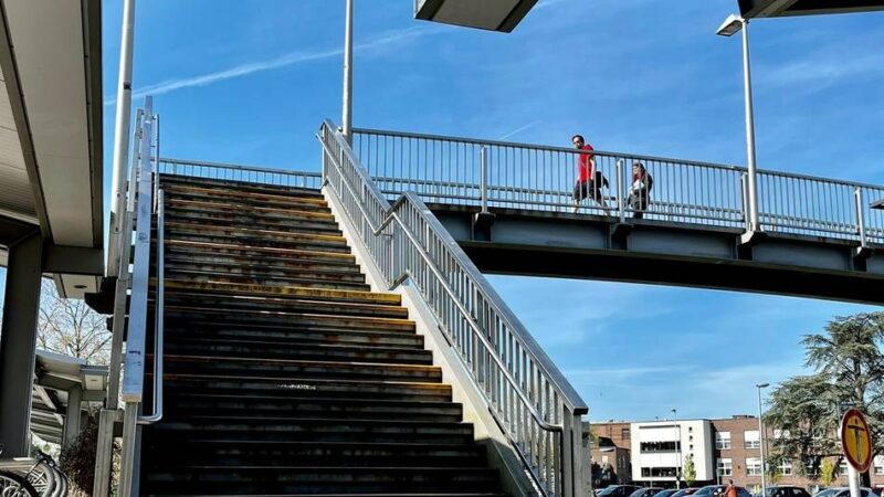 Ringen um Unterführung: Bahn will Fußgängerbrücke am Klever Bahnhof abreißen