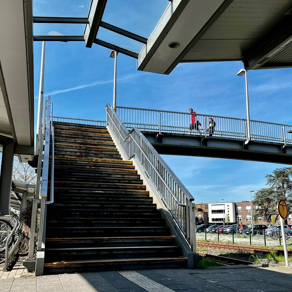Ringen um Unterführung: Bahn will Fußgängerbrücke am Klever Bahnhof abreißen