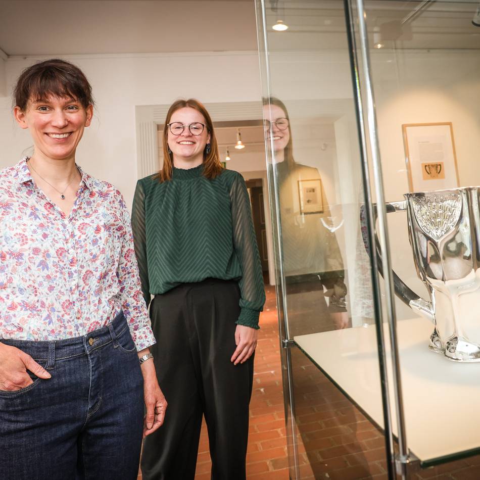„Das war nichts für den armen Mann“: Liebeshumpen für die „Upper-Class“ – Kreismuseum Zons stellt Luxus-Silber aus