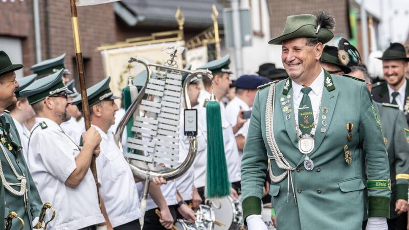 Einmalige Jubiläumsaktion: Delhovener Schützen werden zu Sticker-Stars