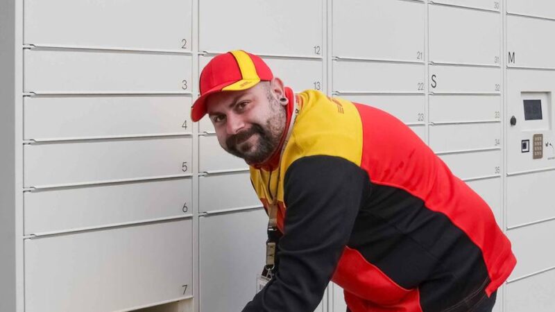 „DeinFach“ in Moers: Neuer Automat soll Paketabwicklung vereinfachen