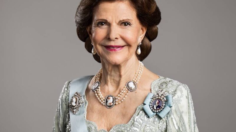 Royaler Besuch in Düsseldorf: Königin Silvia von Schweden eröffnet das Luisen-Gymnasium