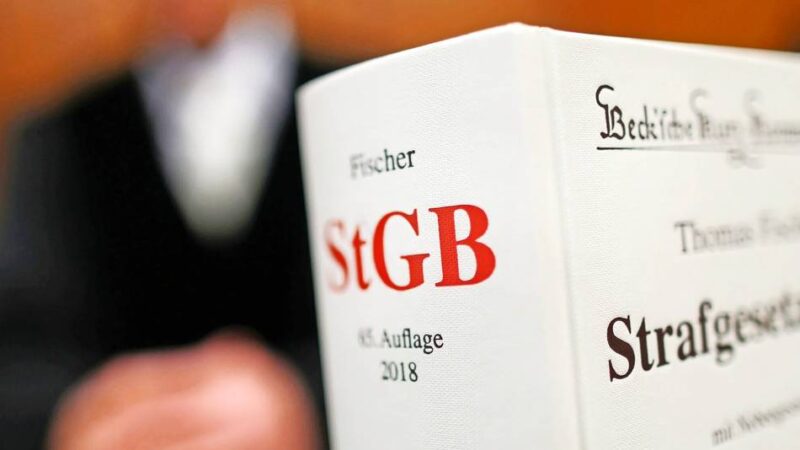 Vorbestrafte Buchhalterin in Velbert nahm 30 000 Euro von Firmenkonten: Landgericht bestätigt Hafturteil für 61-Jährige