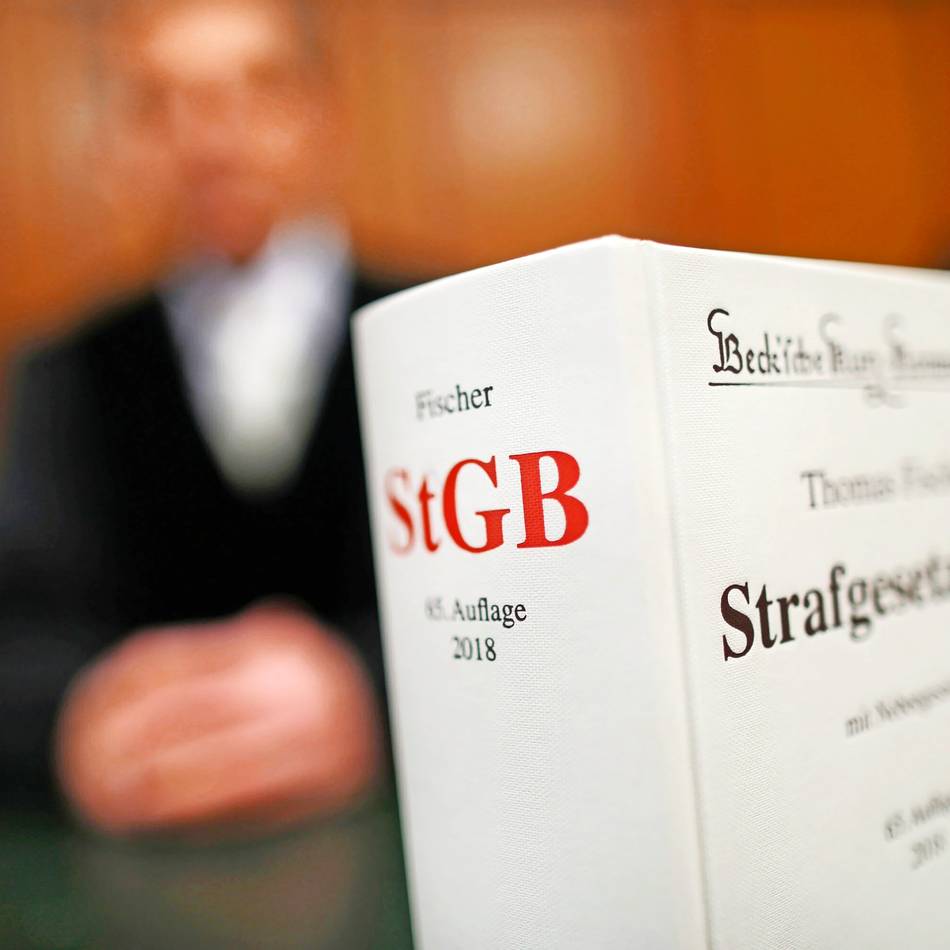 Vorbestrafte Buchhalterin in Velbert nahm 30 000 Euro von Firmenkonten: Landgericht bestätigt Hafturteil für 61-Jährige