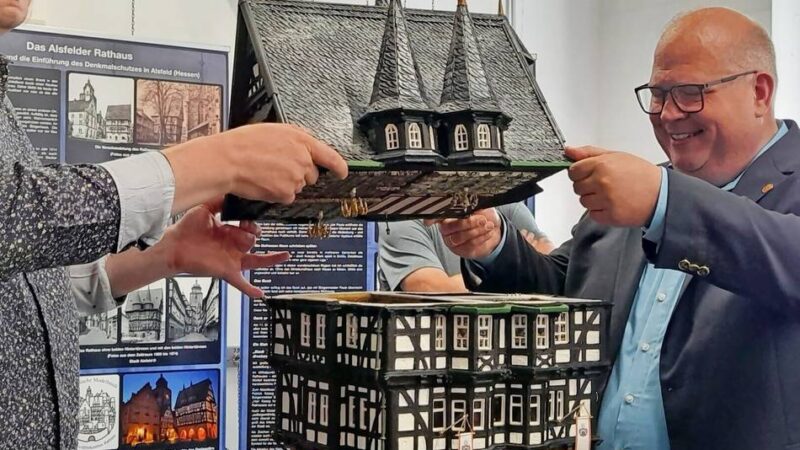 Die Ausstellung von Patrick Kosog im Zeittunnel ist sehr sehenswert: Fantastische Architektur im Miniformat