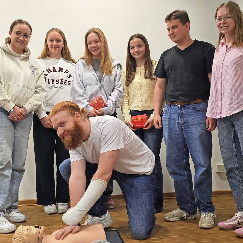 Spannender Erste-Hilfe-Kurs von Gemeindeteam und DLRG: Jedes Zögern verringert die Überlebenschance