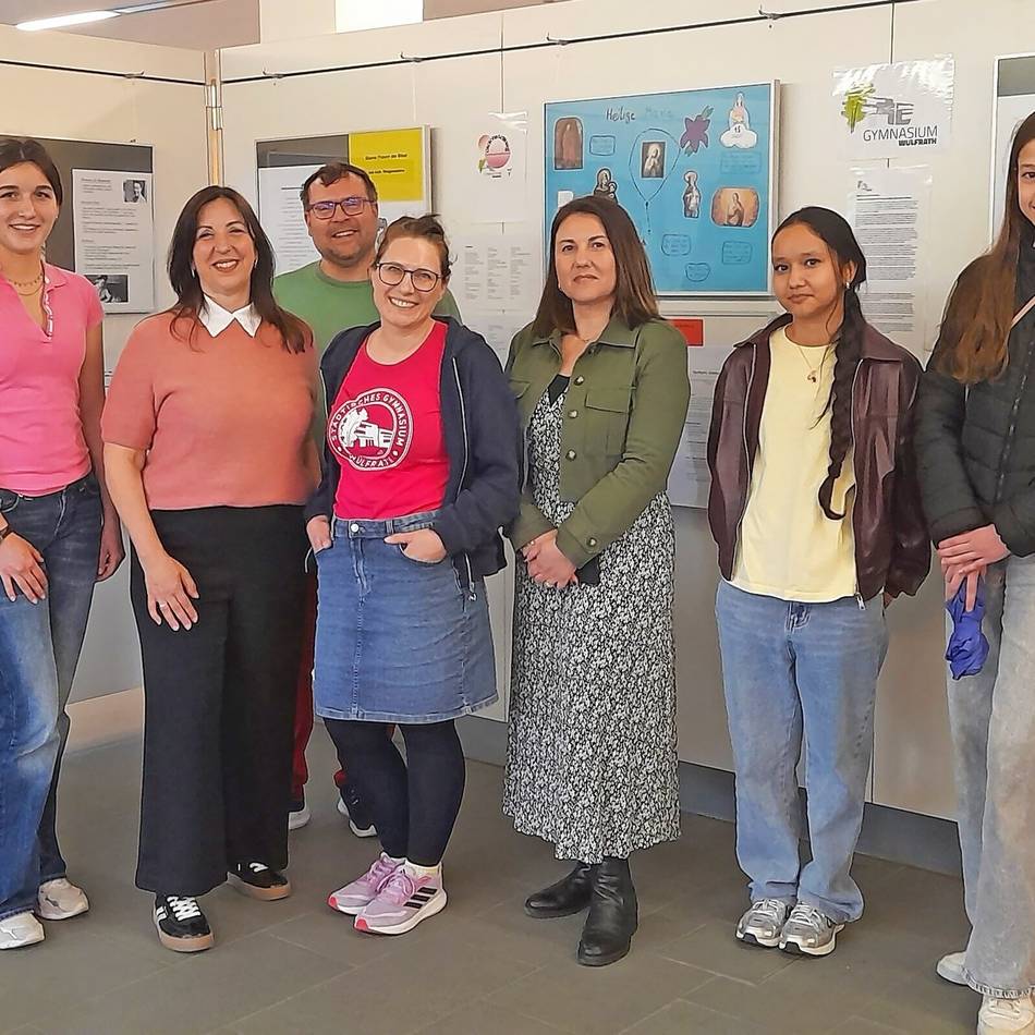 Gymnasiasten haben eine Ausstellung zum Thema Gleichberechtigung im Foyer des Rathauses eröffnet: Nachdenkliches zur Welt-Frauen-Woche