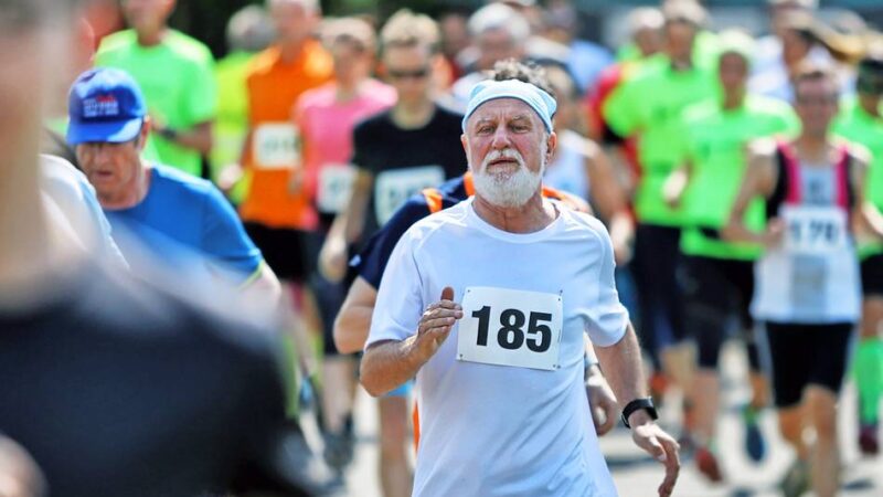 Laufevent in Gruiten: Bürgermeister Endereß läuft beim Felderlauf-Comeback mit