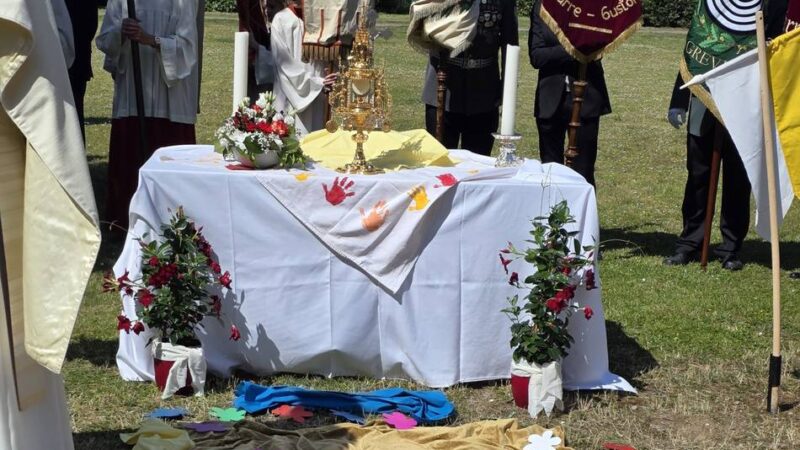 Fronleichnam in Grevenbroich: Pfarrgemeinschaft lädt zur Prozession nach Gustorf
