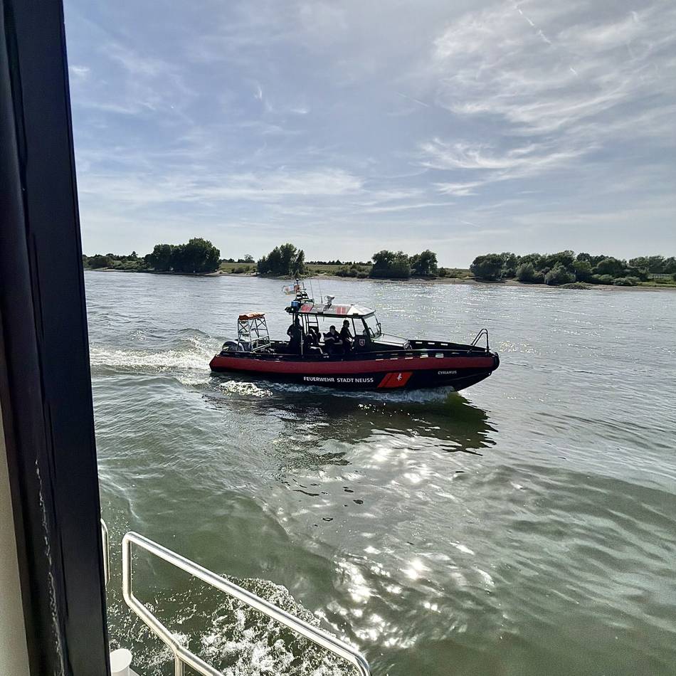 Badeverbot in Neuss: Sechs Personen im Rhein – Feuerwehr rückt aus