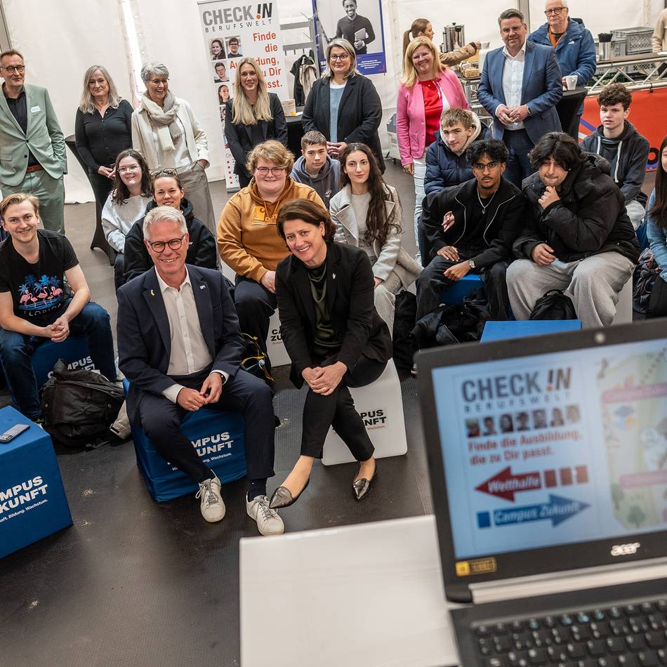 Check-in-Berufswelt in Neuss : Unternehmen stellen sich Schülern vor