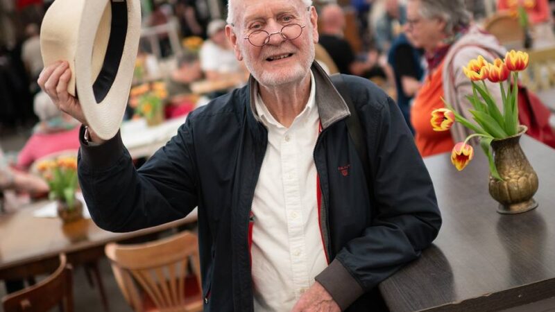 Urgestein Artur Gerke: Der Flohmarkt-Macher von Düsseldorf – „Die haben uns das Zeug aus den Händen gerissen“