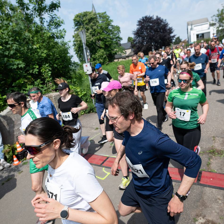 Jüchtlauf in Himmelgeist: 450 Läufer trotzen Muttertag und Fortuna-Heimspiel