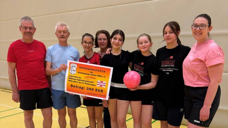 Sport in Hückeswagen: Wandergruppe Dhünn spendet für Prellballnachwuchs