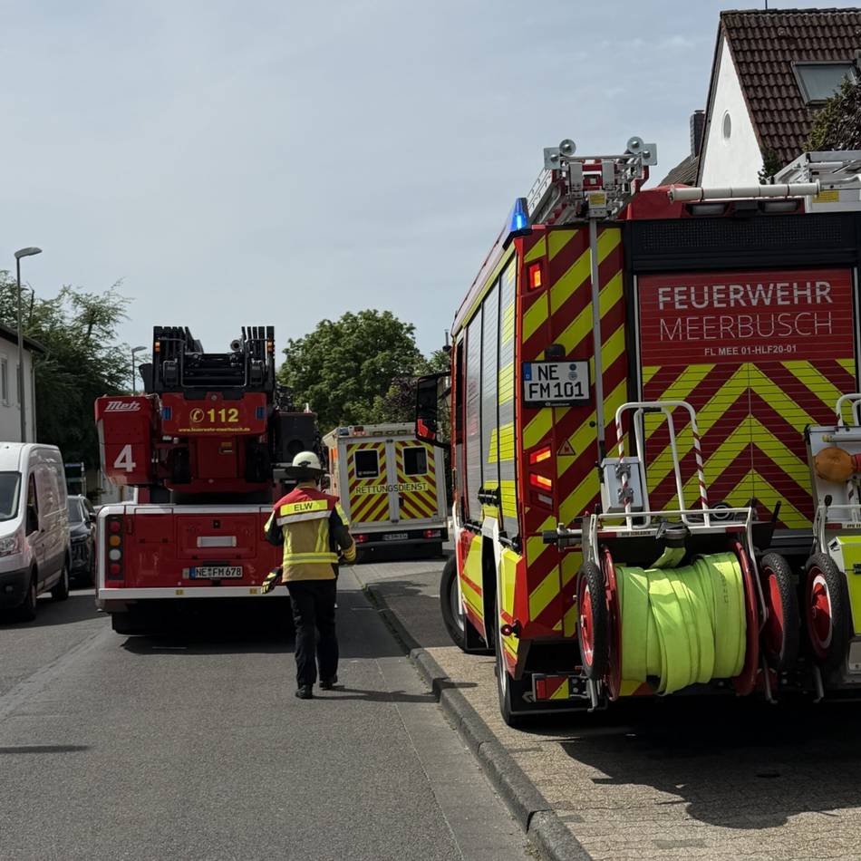 Einsatz in Meerbusch: Feuerwehr löscht brennenden Wasserhahn