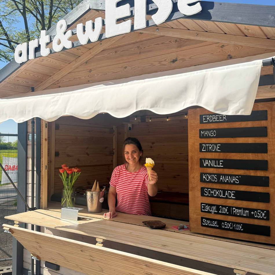 Freizeit in Monheim: Eishütte von „Art und Weise“ eröffnet am Rheinbogen