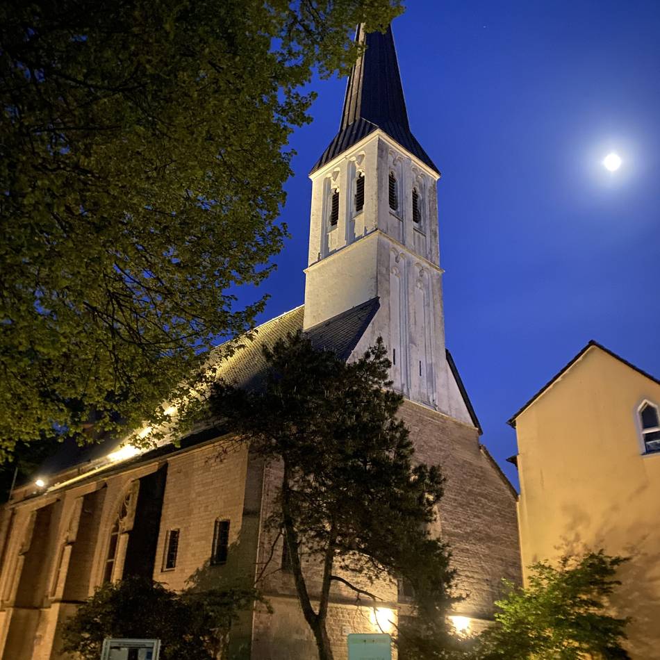 Erlös aus Anne Mosters-Konzert: Satelliten steuern jetzt das Licht der Kapelle