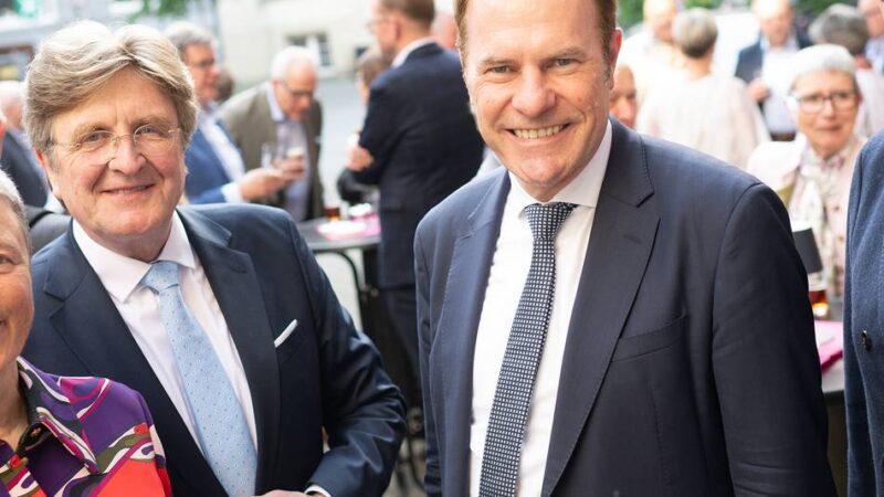Frühlingsempfang in Düsseldorf: Viel Lob für Heimatvereine – und Streit bei der Theodor-Heuss-Brücke